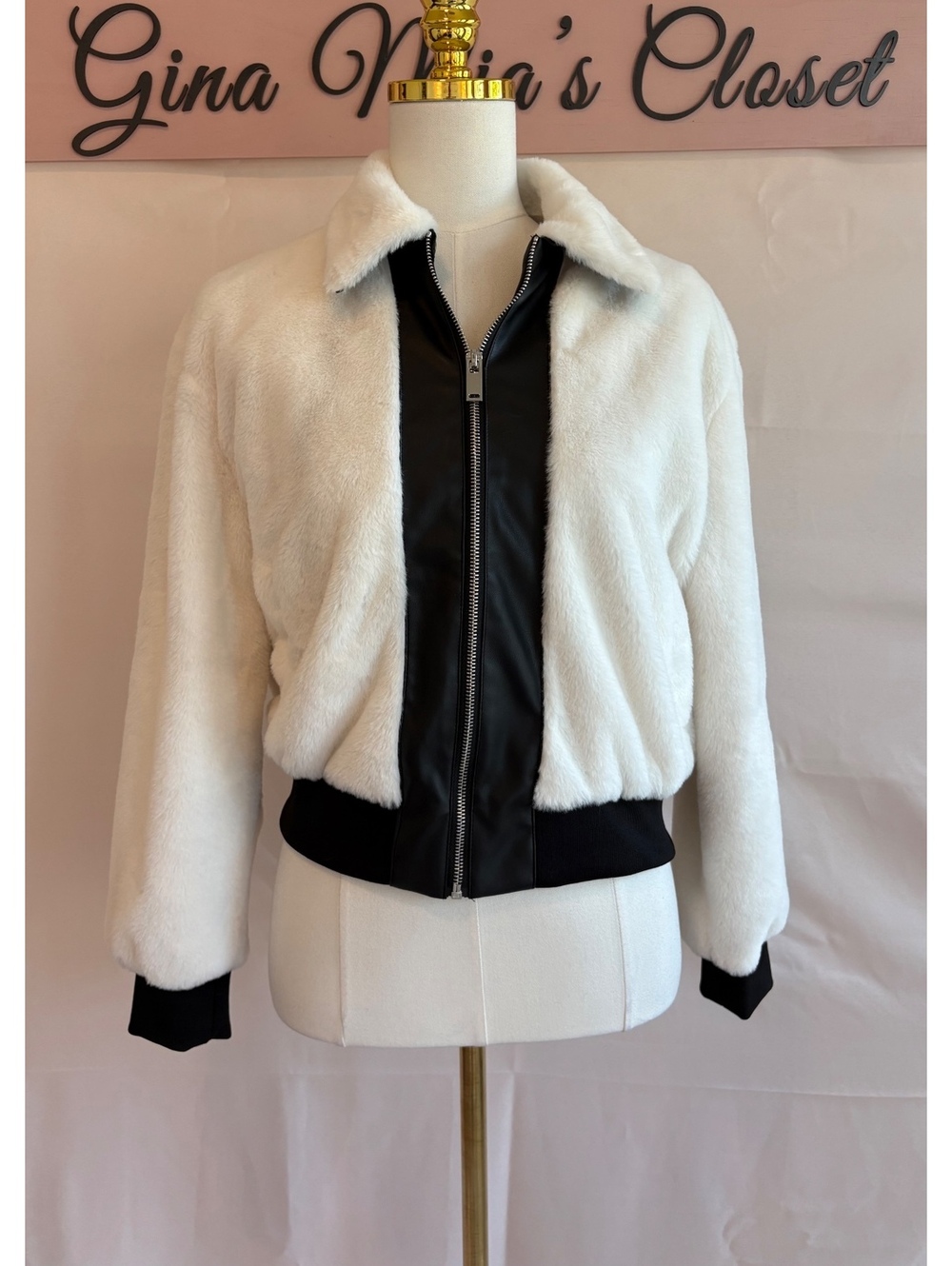 Vigoss Women's Small White Faux Fur Bomber Jacket with Black Trim